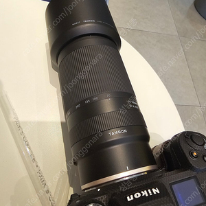 탐론 니콘Z 70-300mm F4.5-6.3 Di III RXD A047 판매합니다.