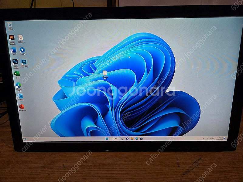 LG 23ET63 23인치 터치모니터 판매합니다--2