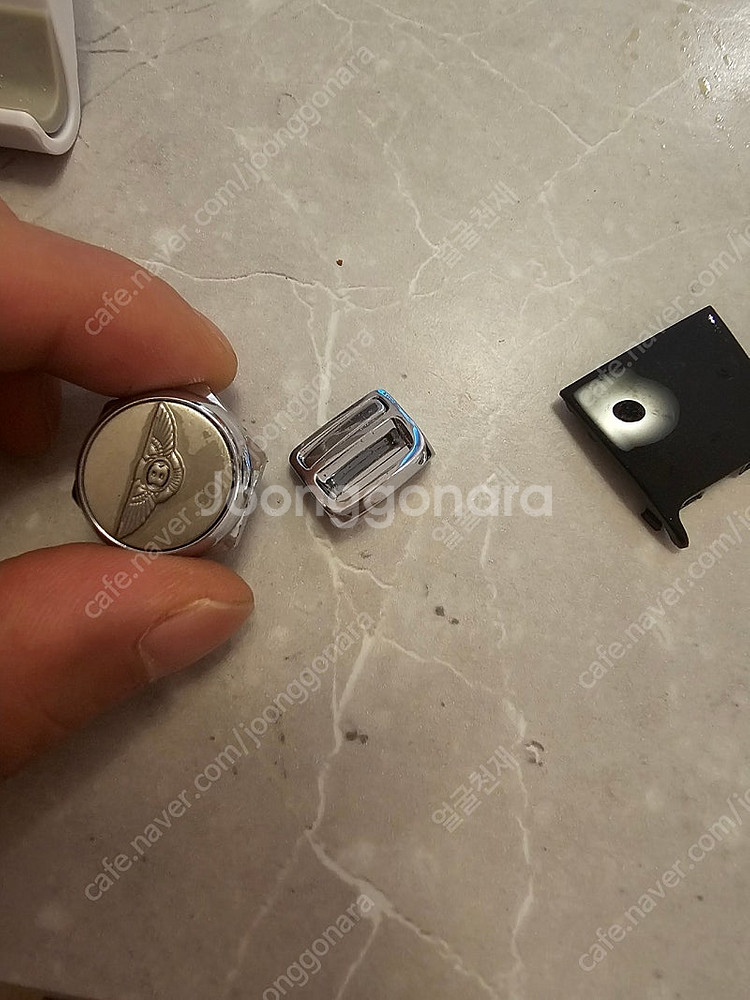 벤틀리 번호판 나사 차키부품--0