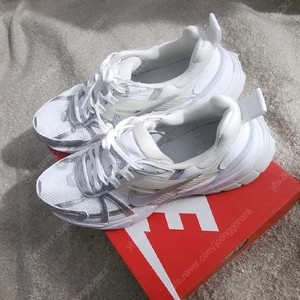 나이키 v2k 신발(290)