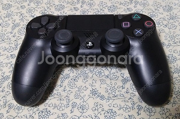 PS4 2017a 실버 버전 11.0 판매합니다--2