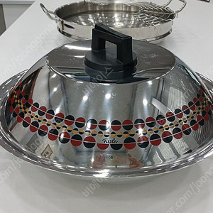 휘슬러 솔라 웍 35cm 중고 특A제품 저렴하게 팝니다. (35cm,대형사이즈,웍,프리미엄솔라,인덕션가능,상태최상,웍찜기포함)
