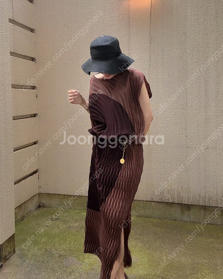 플리츠플리즈 이세이미야케 프론즈 탑~--2