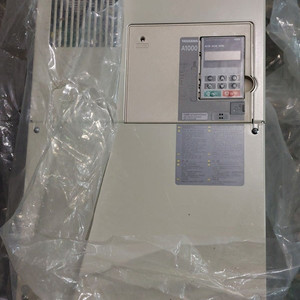 Yaskawa CIMR-AT4A0103AAA 45KW 60마력 380V 인버터 야스카와 이미지