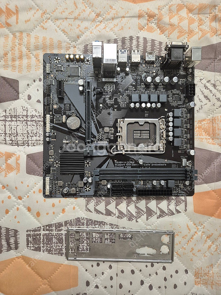 기가바이트 H610m d4 메인보드 팔아요--0