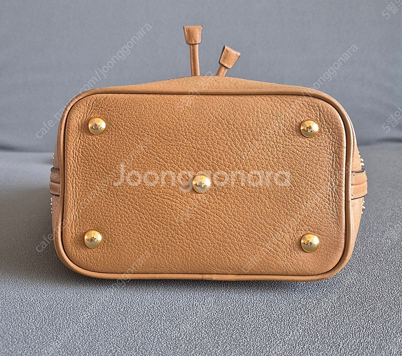 MCM 엠씨엠 미니 드로우 스트링백 골드 비세토스 복조리가방--3