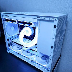 9800X3D , RTX 5070 게임용 컴퓨터 팜.