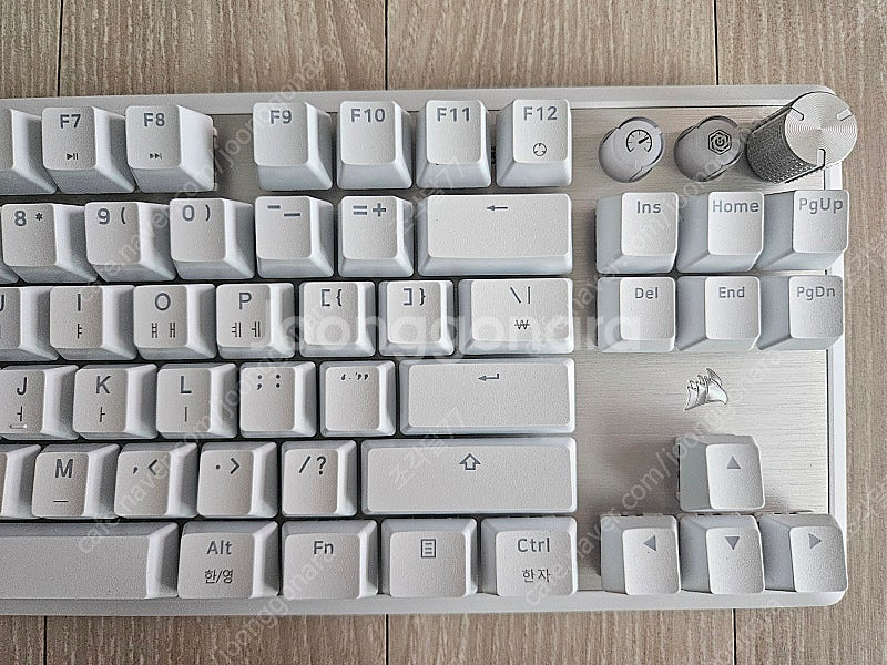 커세어 K70 PRO TKL MGX 화이트 키보드 판매...--5
