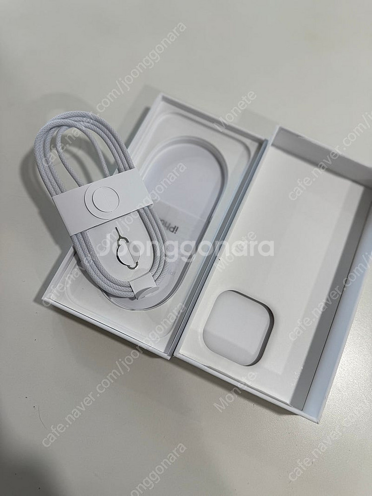 아이폰16프로 256GB 박스+정품케이블 (폰제외)--1
