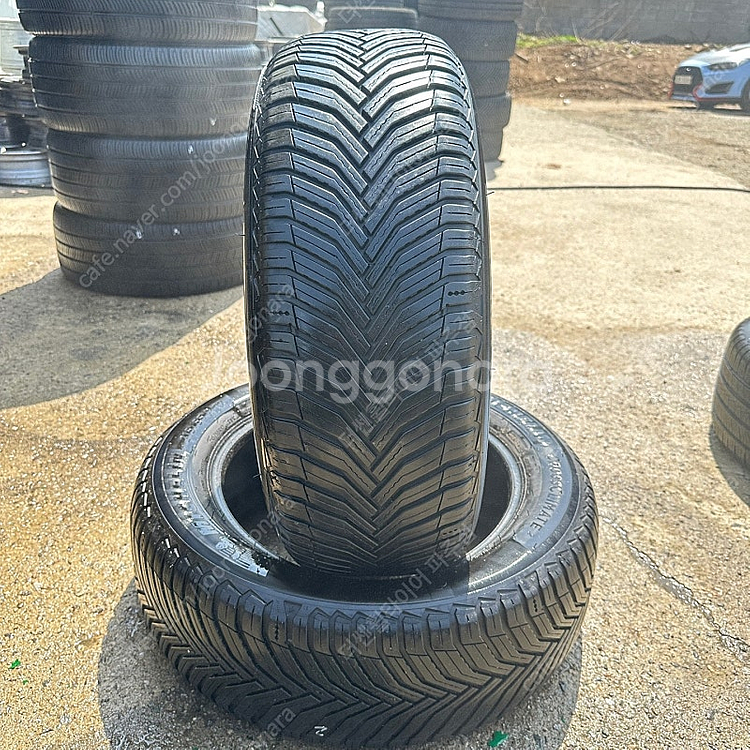 215 55 17 미쉐린 크로스 클라이밋2 중고 타이어...--0