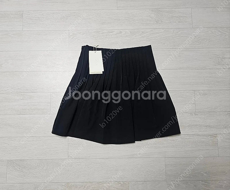 플로움 플레어 턱 스커트 Flared tuck skir...--7