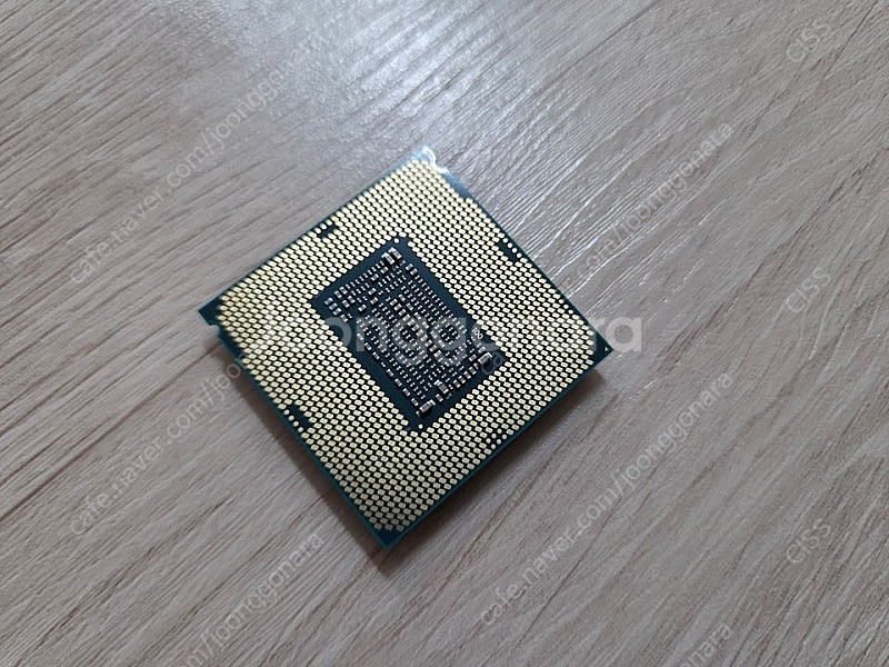 i5 8500 CPU 팝니다.--1