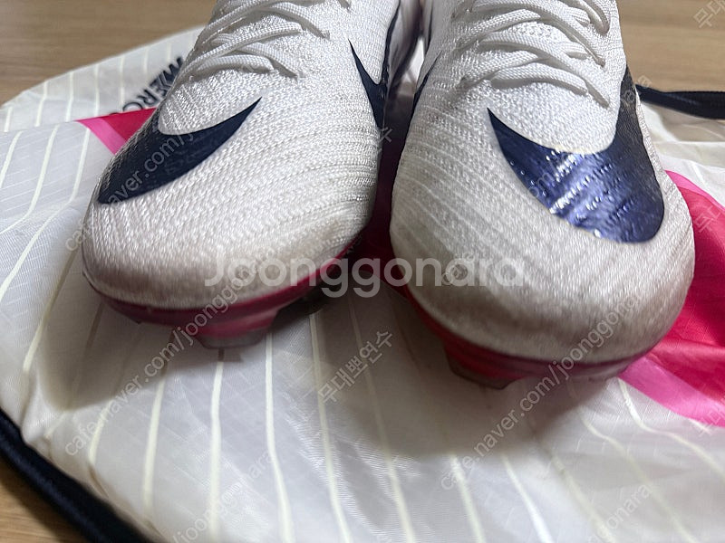 나이키축구화--1