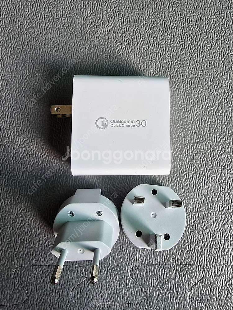 유니버설 여행용 멀티 어댑터 판매 합니다.--0