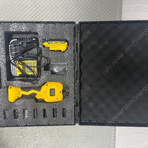디월트 충전식 압착기