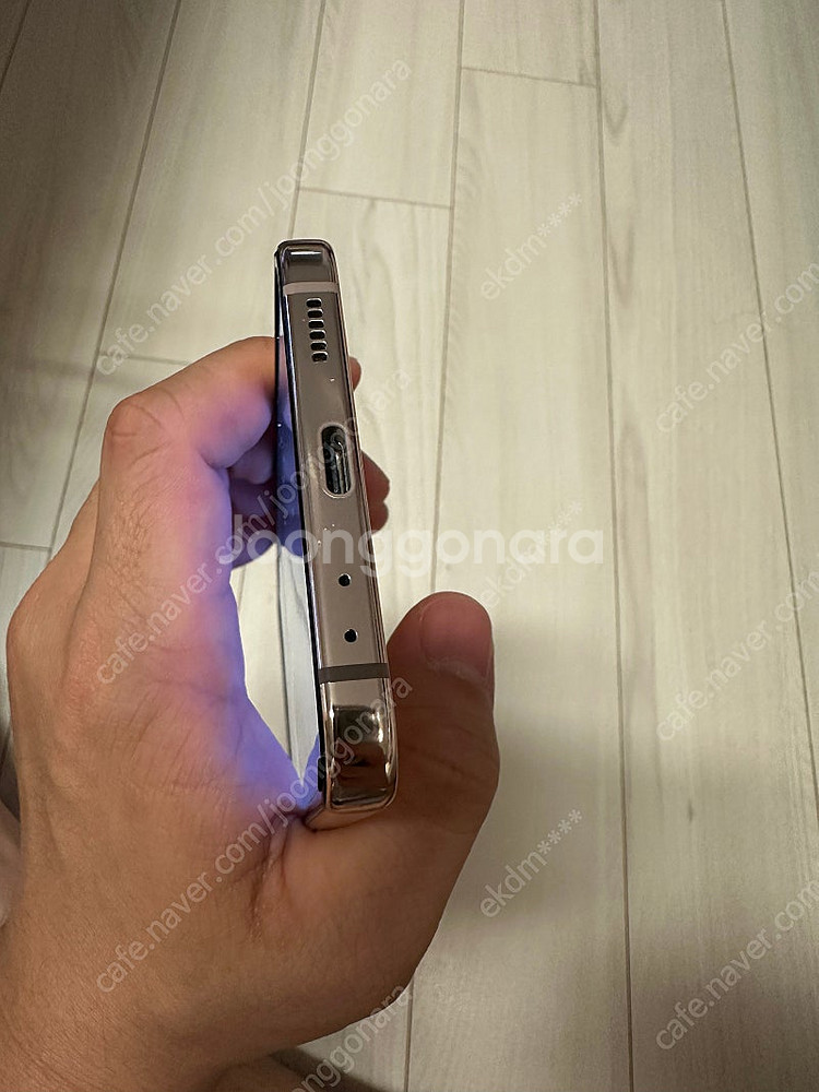SSS급 갤럭시 Z 플립4 512G 골드 팝니다. (8...--6
