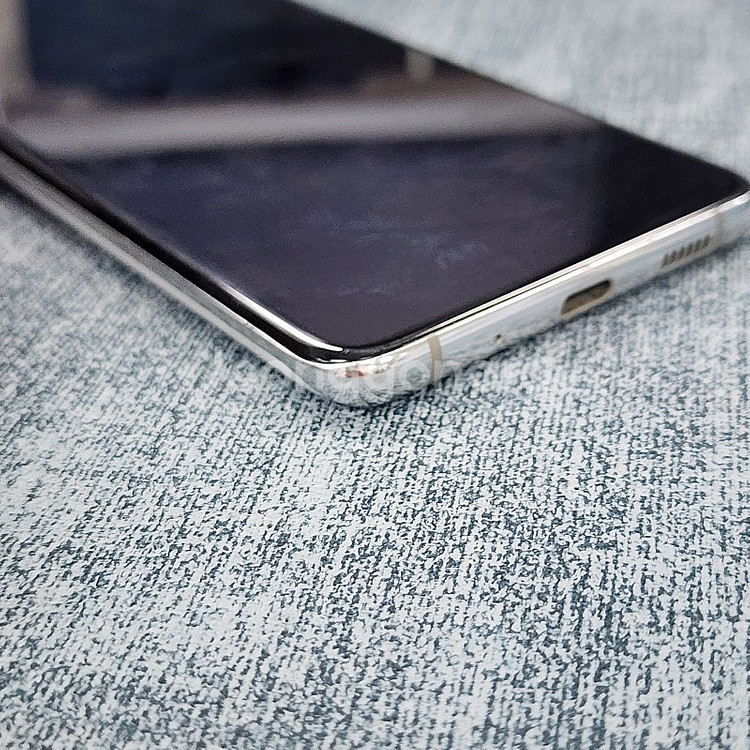 갤럭시 S20플러스 화이트 256기가 미파손 무잔상 가성비폰 10만에판매합니다--5