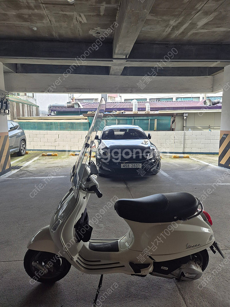 2021년식 베스파 lx125 화이트 팝니다--1