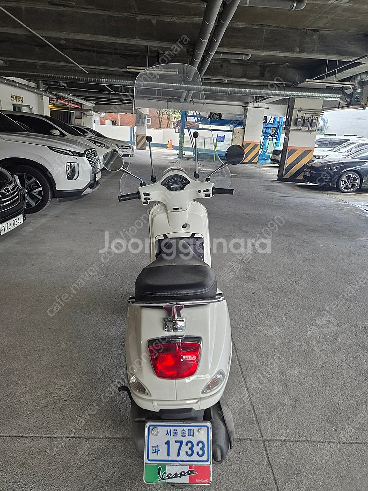 2021년식 베스파 lx125 화이트 팝니다--2