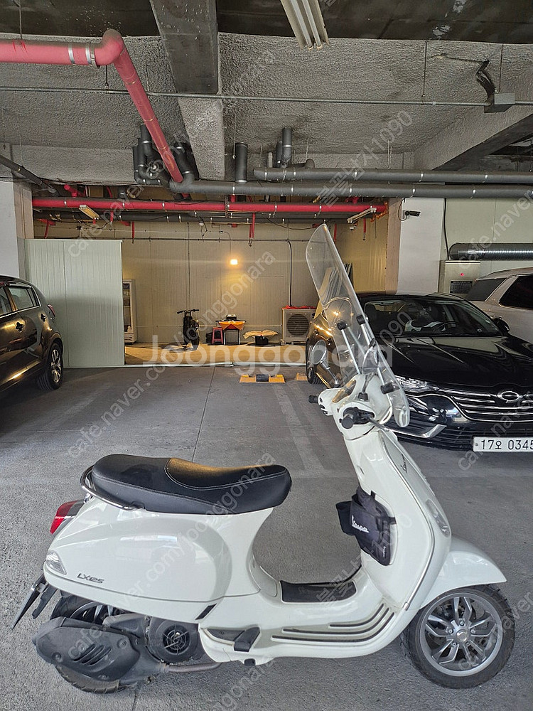 2021년식 베스파 lx125 화이트 팝니다--3