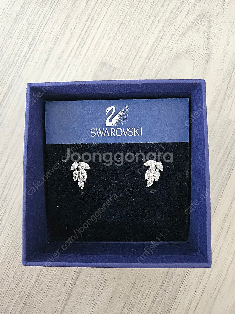 수집해온 스와로브스키 목걸이, 귀걸이, 팔찌 세트 등 ...--3