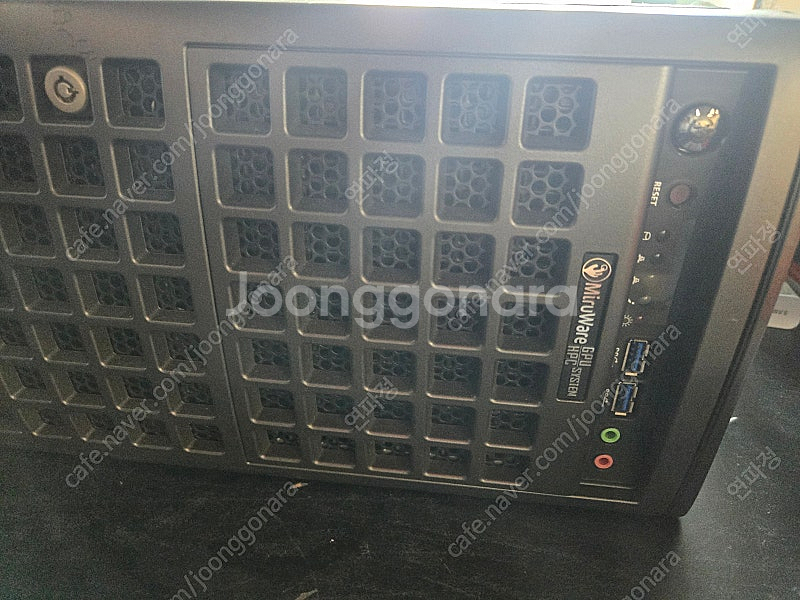 슈퍼마이크로 서버 2200w 파워 GPU 3개이상--0