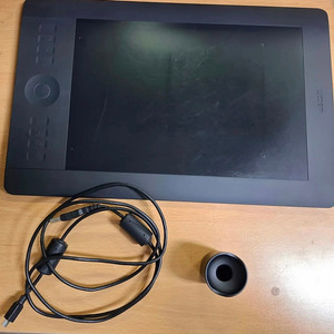 와콤 인튜어스5 PTK-650 35,000원에 판매합니다. (펜 X)