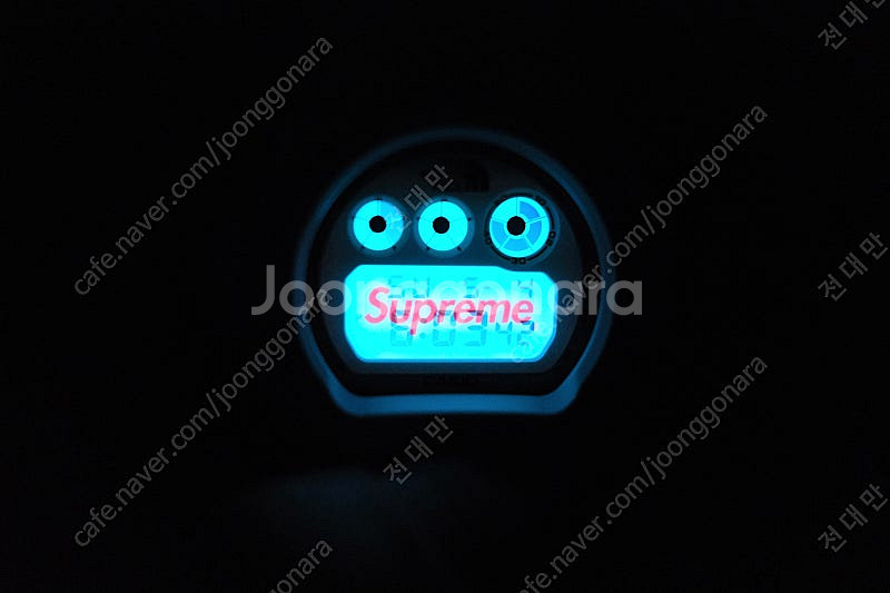 슈프림 X 노스페이스 X 지샥 DW-6900 화이트 팝...--3