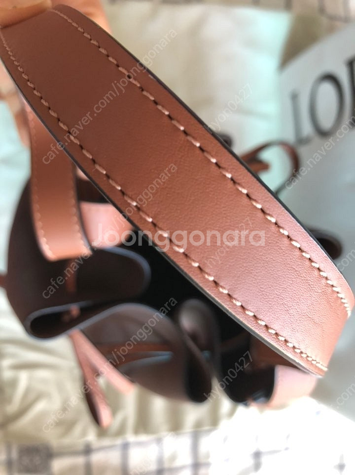 로에베 LOEWE 벌룬백 미듐사이즈(거의새거)--8