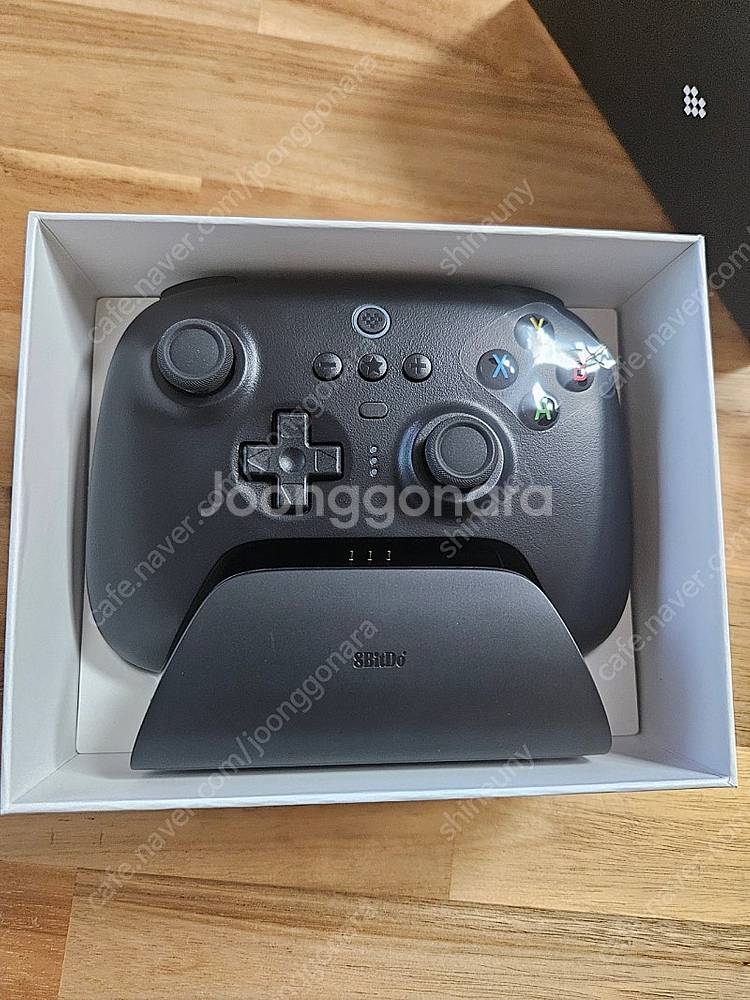 8bitdo 2.4G 컨트롤러 미개봉 새상품 택포--4