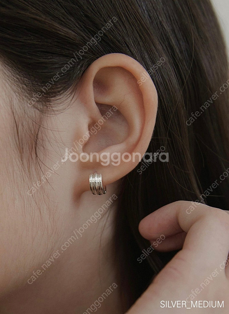 새상품 타티아나 실버925 싱크 링크 후프 귀걸이 M--0