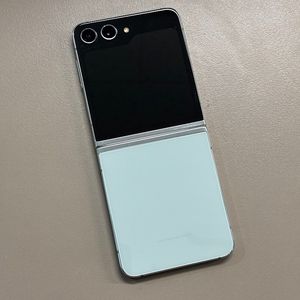 갤럭시Z플립5 민트색상 256용량 미파손 무잔상 S급 동일기종대비 가성비 꿀매물 25만 판매합니다