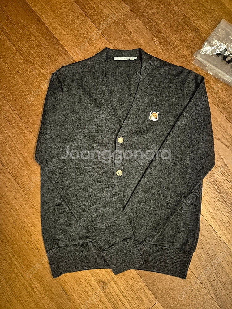 [S]메종키츠네 25ss 폭스헤드 가디건 차콜색 새상품...--2