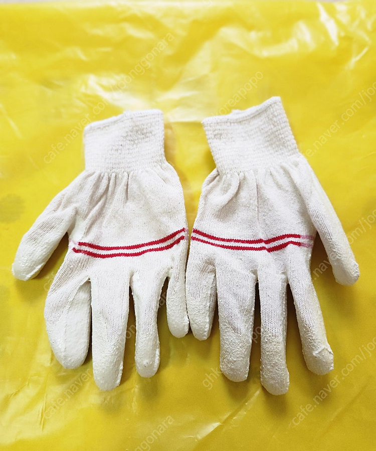 이중 천연라텍스 반코팅 면장갑힌색 판매합니다 이미지