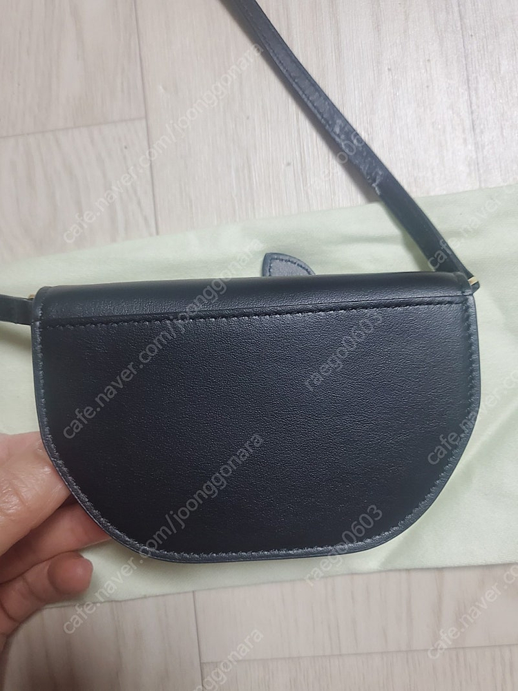 버버리 올림피아 미니 크로스백 이미지