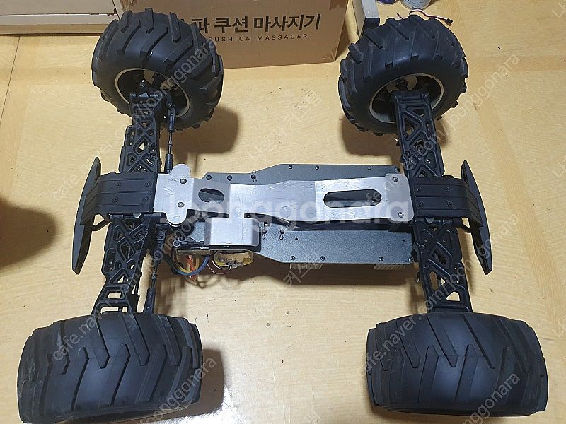 1/8 니트로서커스 몬스터 팝니다--4