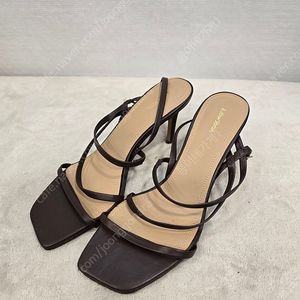 거의새거) 앤아더스토리즈 힐 샌들 37 (240)