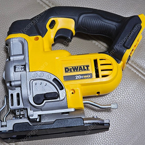디월트 Dewalt DCS331 충전직쏘 (베어툴)