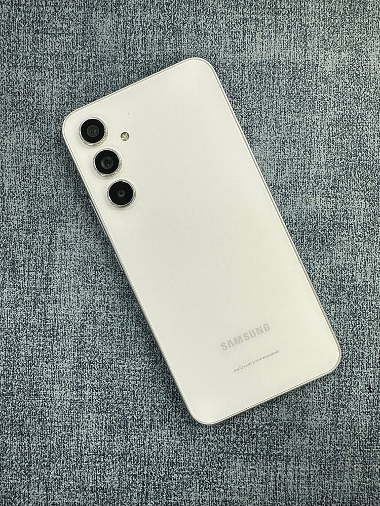 (새상품급) 갤럭시퀀텀4 128G 크림 23년 10월개통 무잔상 19만원 판매해요--1