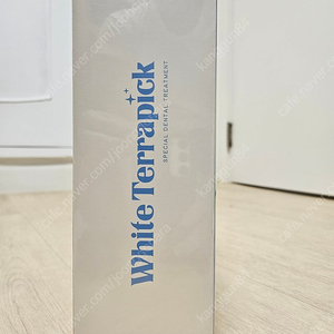 화이트 테라픽 전동칫솔 팝니다.