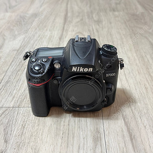 니콘 D7000 바디 팝니다