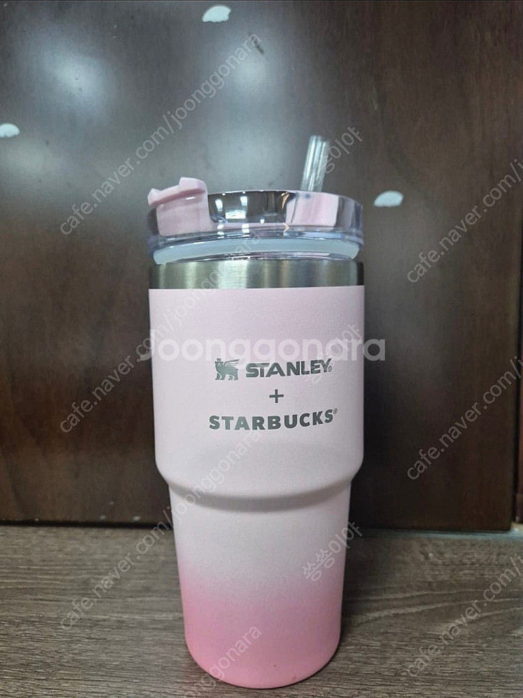 거의 새거 상태좋음 24년 크리스마스 에디션 스타벅스 스텐리 스탠리 591ml 텀블러--1