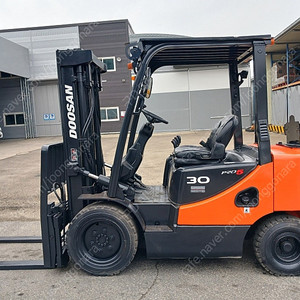 A급 중고지게차 두산 3톤 12년식 자동발 디젤지게차 1650만원