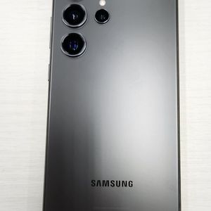 갤럭시 S24울트라 티타늄블랙색상 1테라용량 새상품컨디션 초SS급 단말기 95만 판매합니다