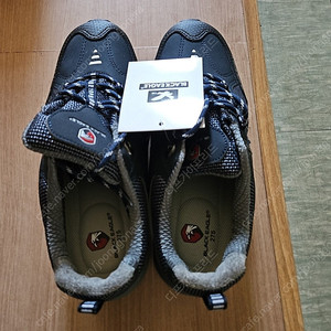블랙이글 vc-50 4인치 경량 안전화 판매합니다. 275mm
