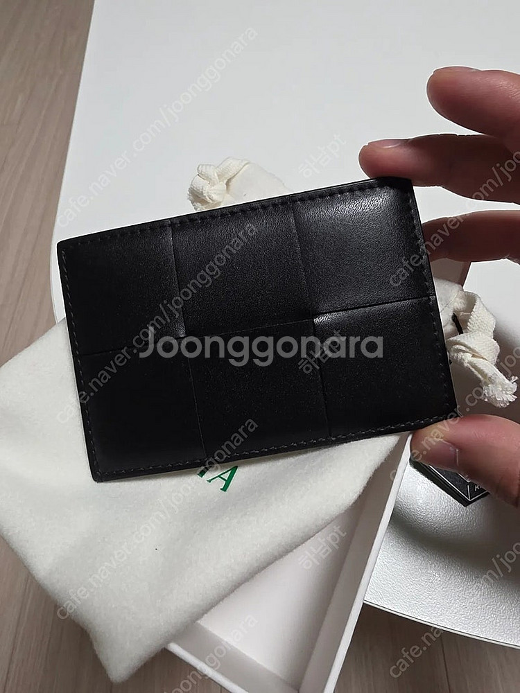 보테가베네타 카프스킨 카드지갑 블랙 새제품--2
