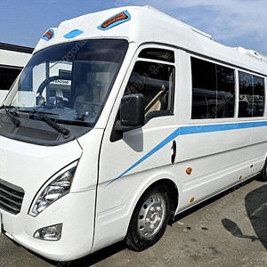 18년 레스타5인승캠핑카(신규제작+인산철1200A+스틱+전체도색+6만km)-전액할부됨