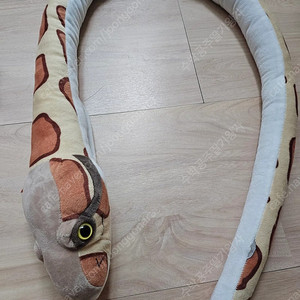 롯데월드 뱀 인형 팝니다.