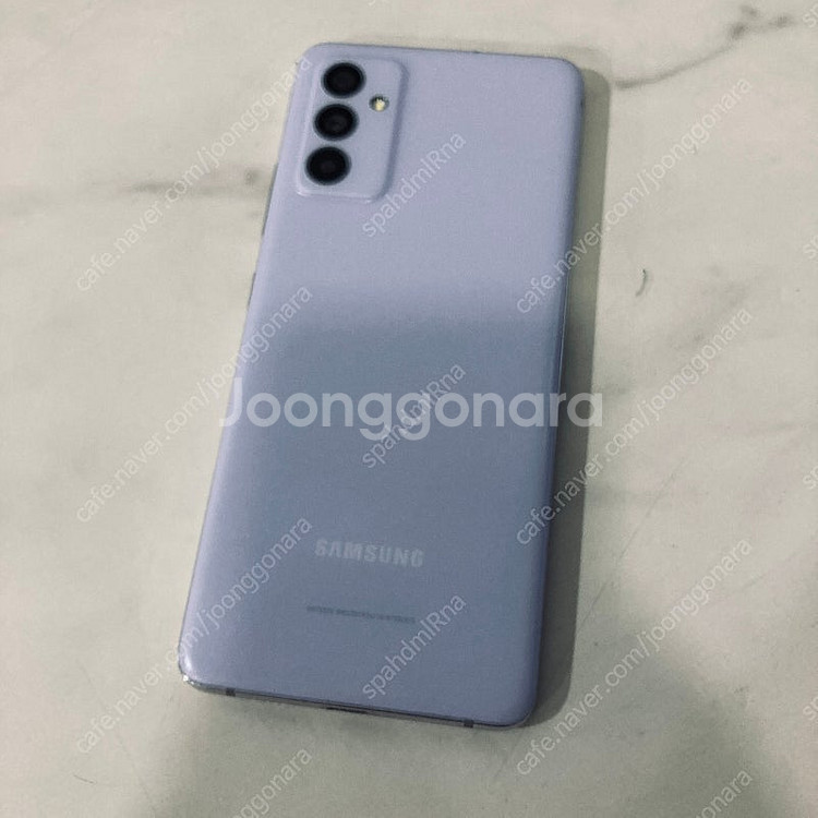 갤럭시 퀀텀2 퍼플 128기가 무잔상S급 완전깨끗한기기 10만원 판매합니다!--1