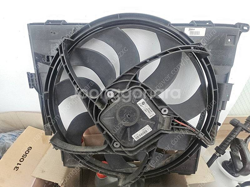 Bmw f30등 f바디 라디에이터 전동팬 판매합니다 신...--1